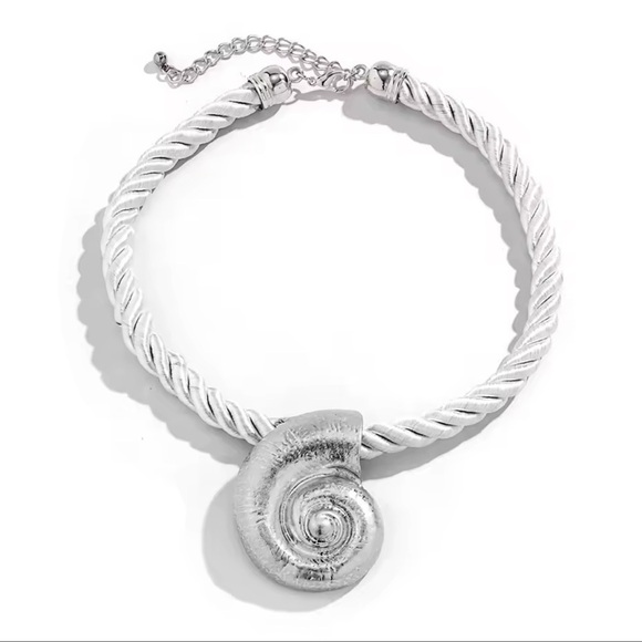 Snail Shell Pendant Necklace - Picture 3 of 4